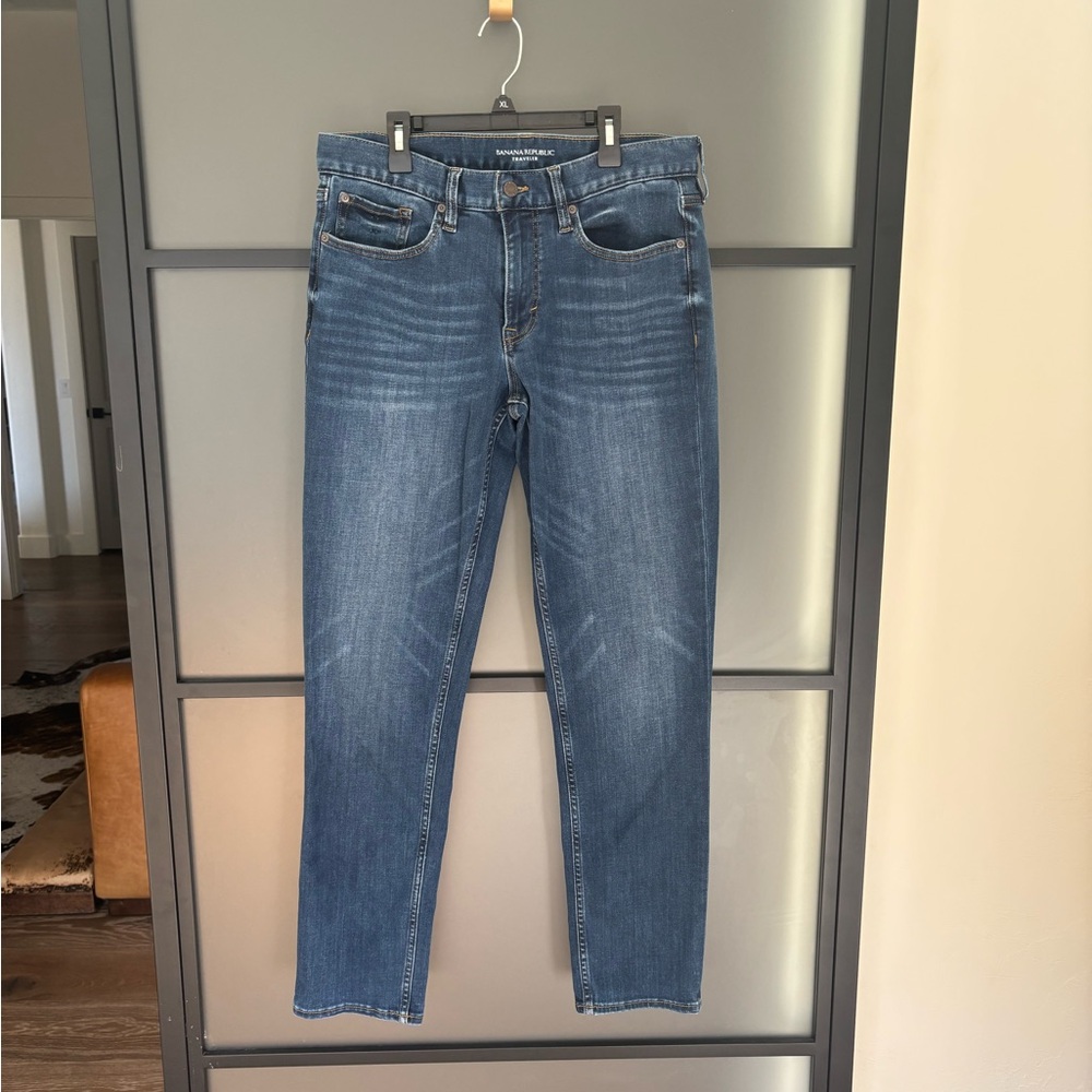 Banana Republic Men's Traveler Blue Jeans